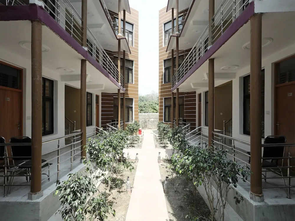 OYO 14631 Madhuban Resort