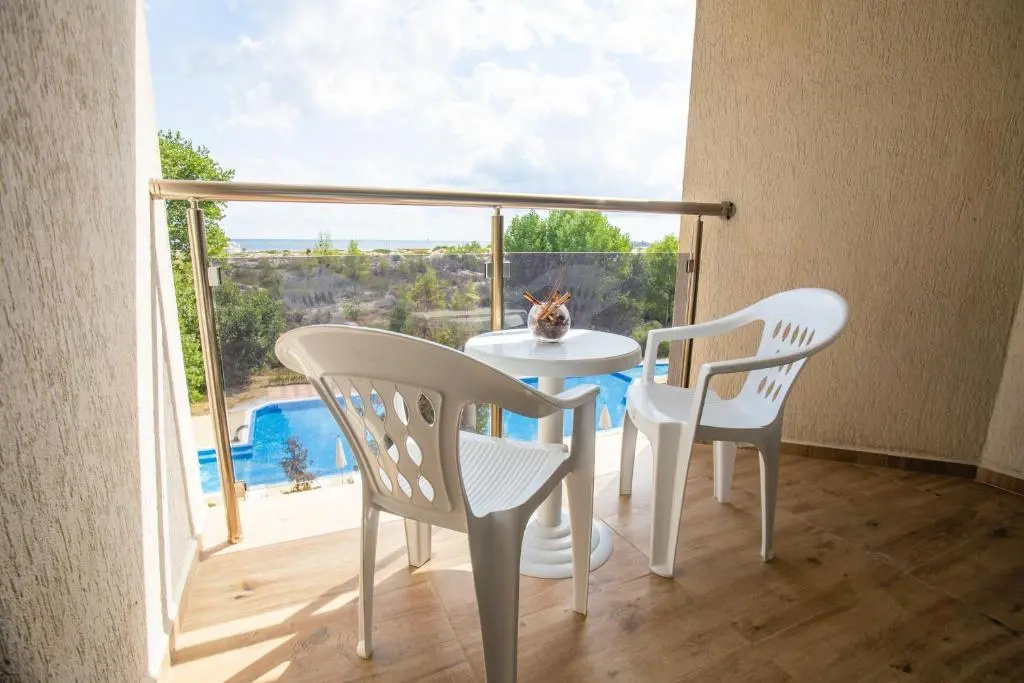 Standard Triple room with sea view