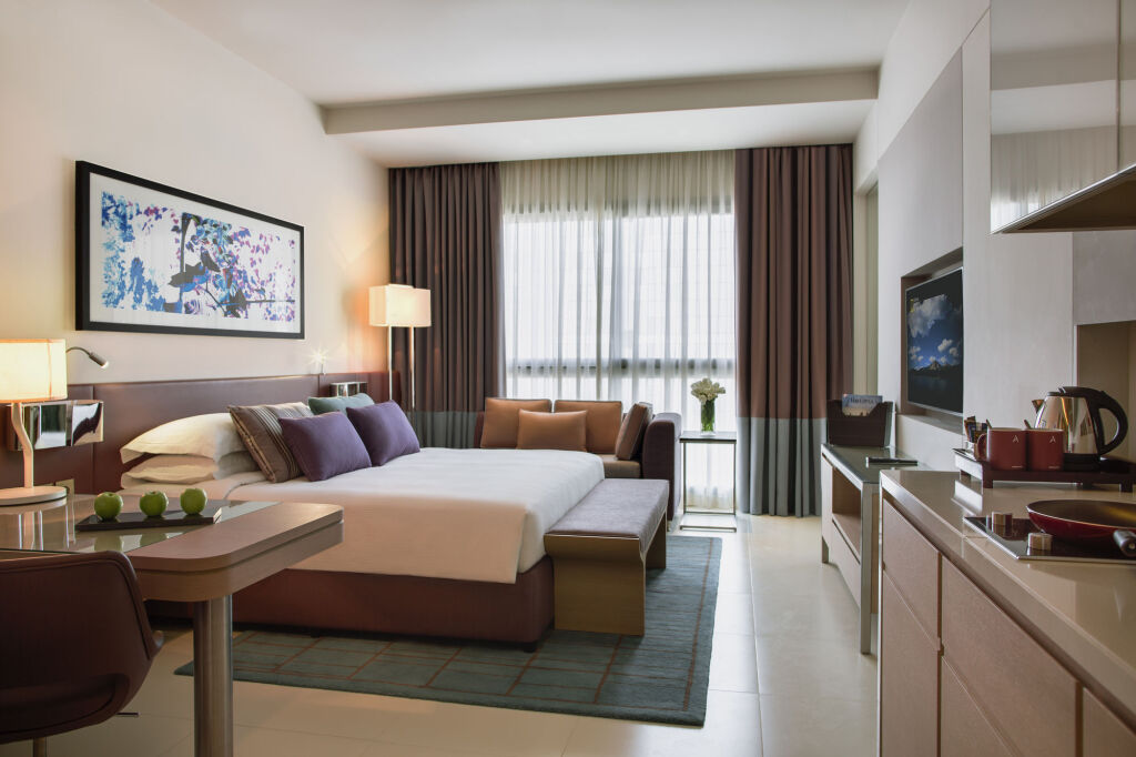 Nour arjaan by rotana fujairah 3. Pearl rotana capital centre 4*, оаэ, абу-даби. кровать для младенцев в отеле в arjaan by rotana. park rotana 5 оаэ абу-даби. bloom arjaan by rotana.