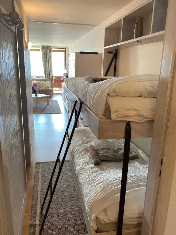 1 Bedroom Apartment with balcony