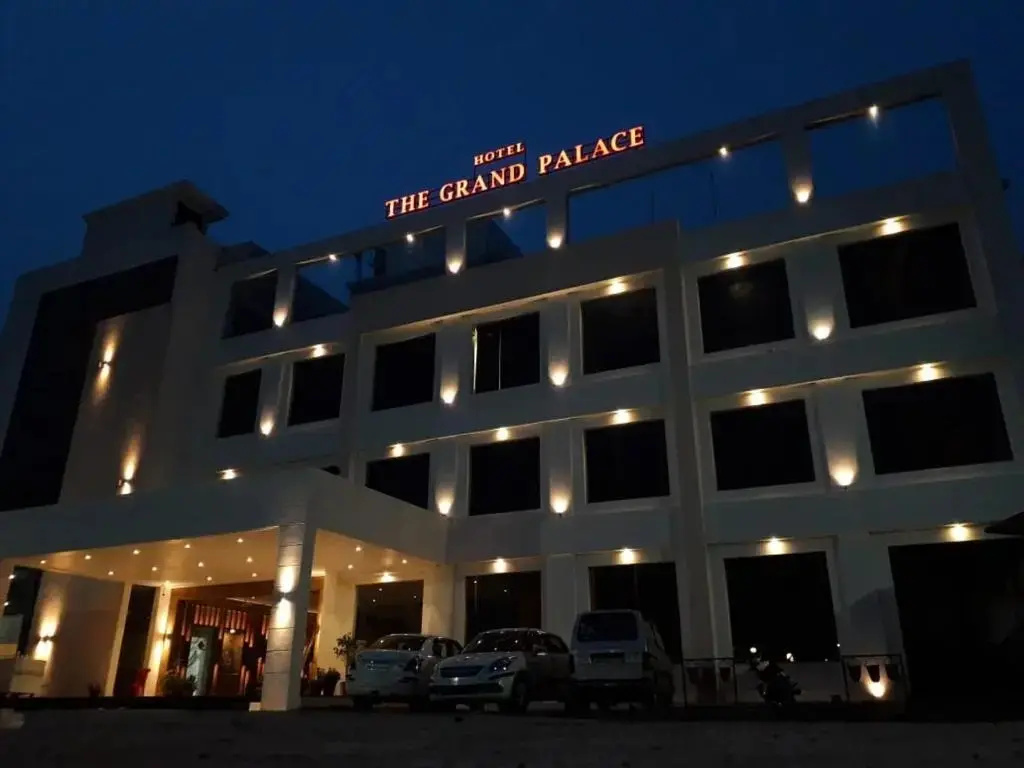 Hotel Grand Palace by OYO Rooms