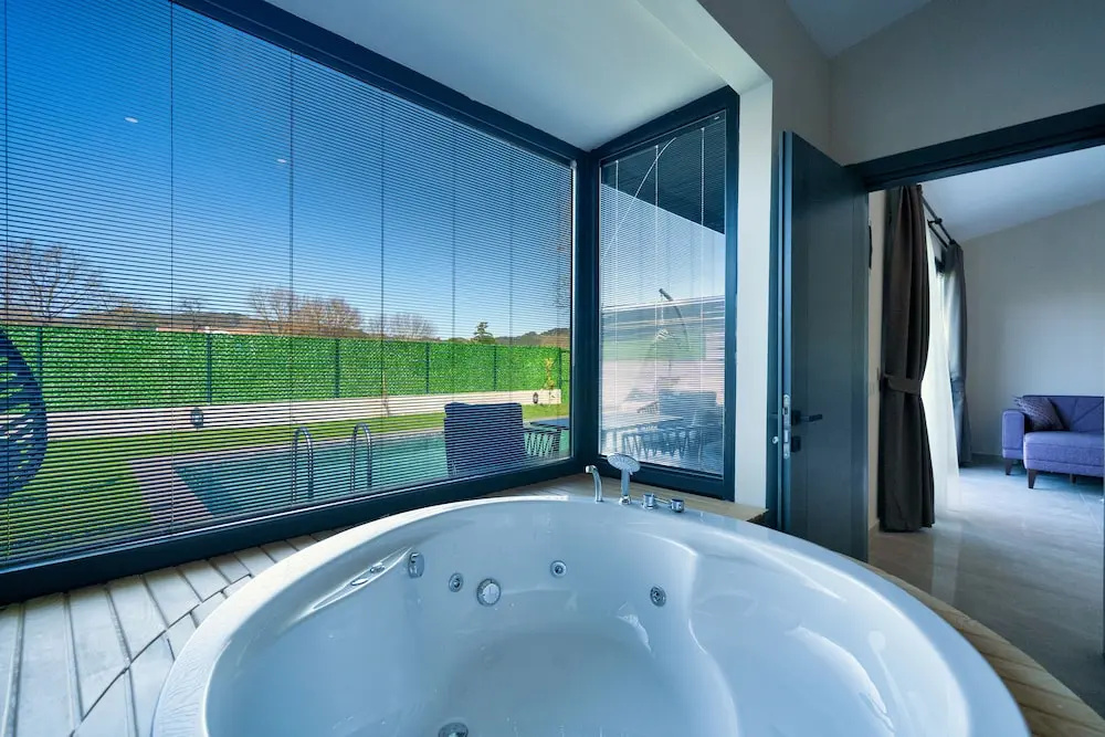 1 Bedroom Private Honeymoon Villa