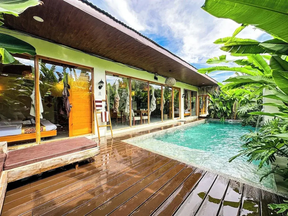 2 Bedrooms Villa
