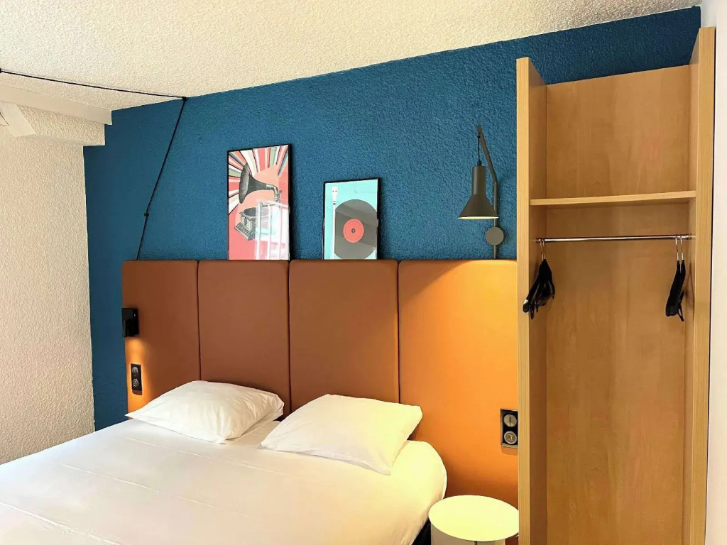 Отель ibis Paris Brancion Parc des Expositions 15ème в Париже