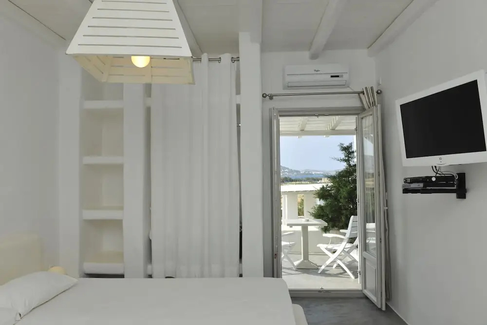 Standard Double room with balcony (full double bed)