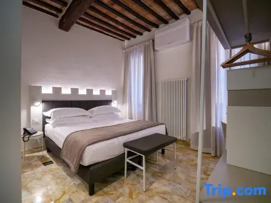 Superior Double room (full double bed)