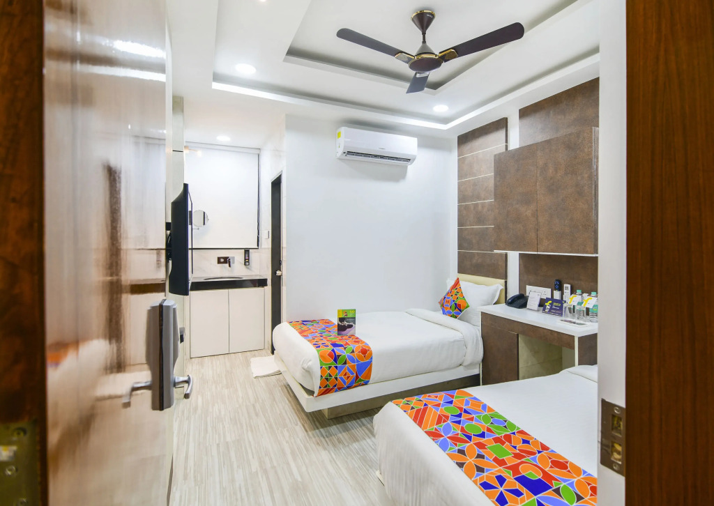 Om Stay Well By FabHotel — фото 3