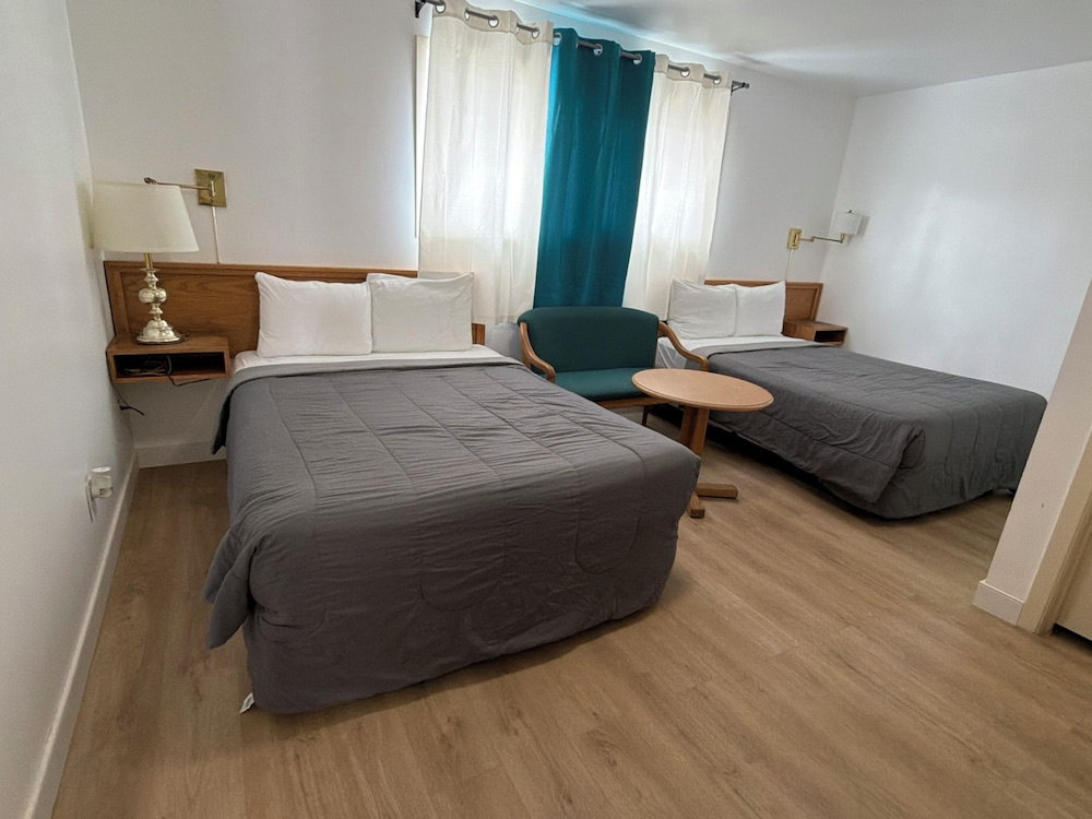 Economy Quadruple room