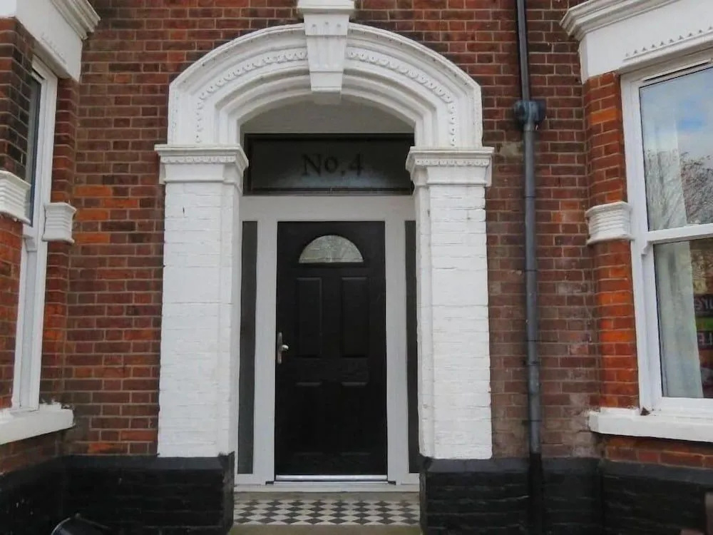 Stracey Road Apartment