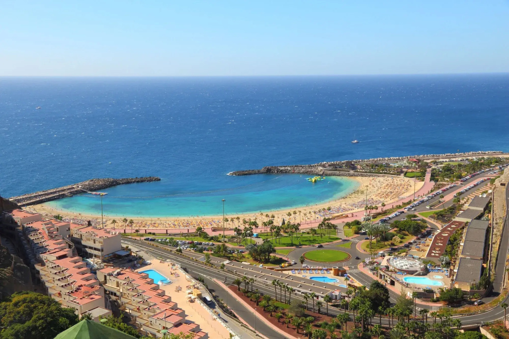 Beach & Waterfront