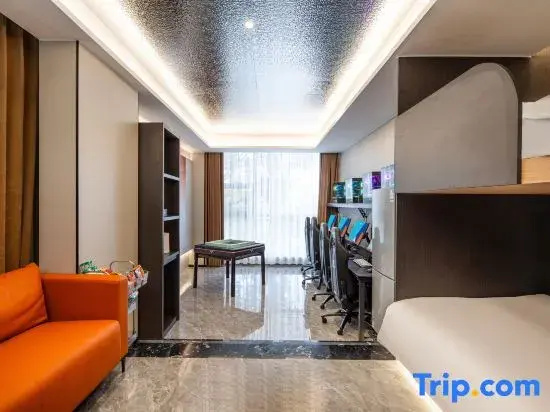 Standard Quadruple room with river view
