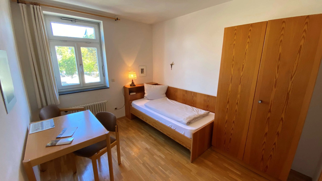 Standard Single room (single bed)