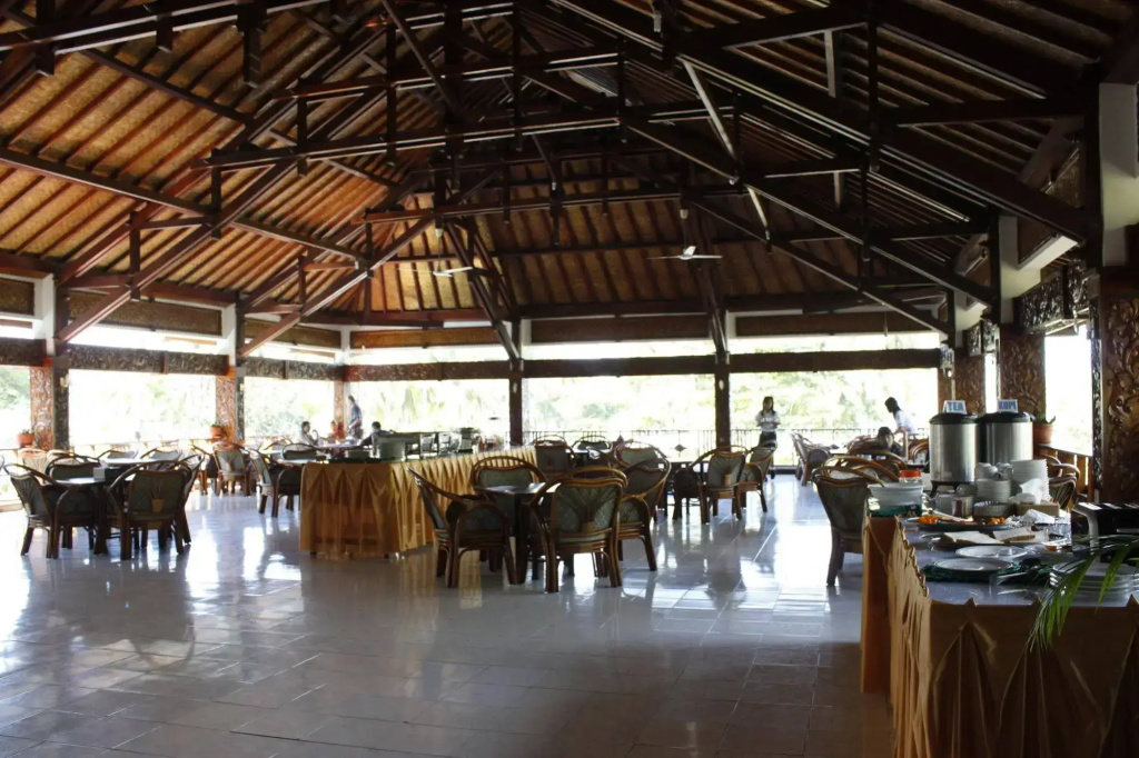 Surya Pesona Beach Hotel - Général