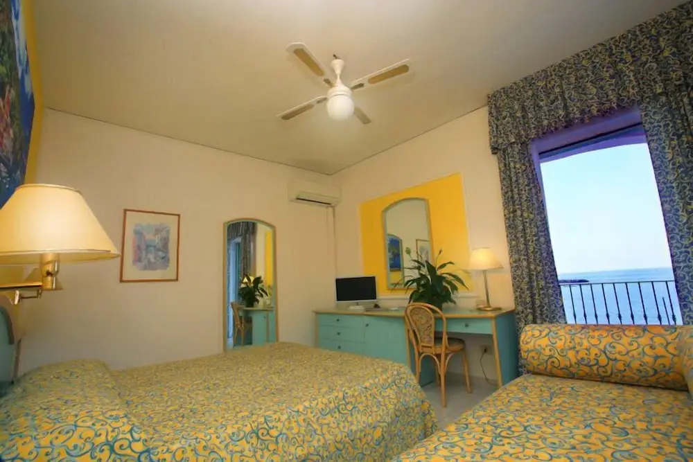 Comfort Triple room with sea view