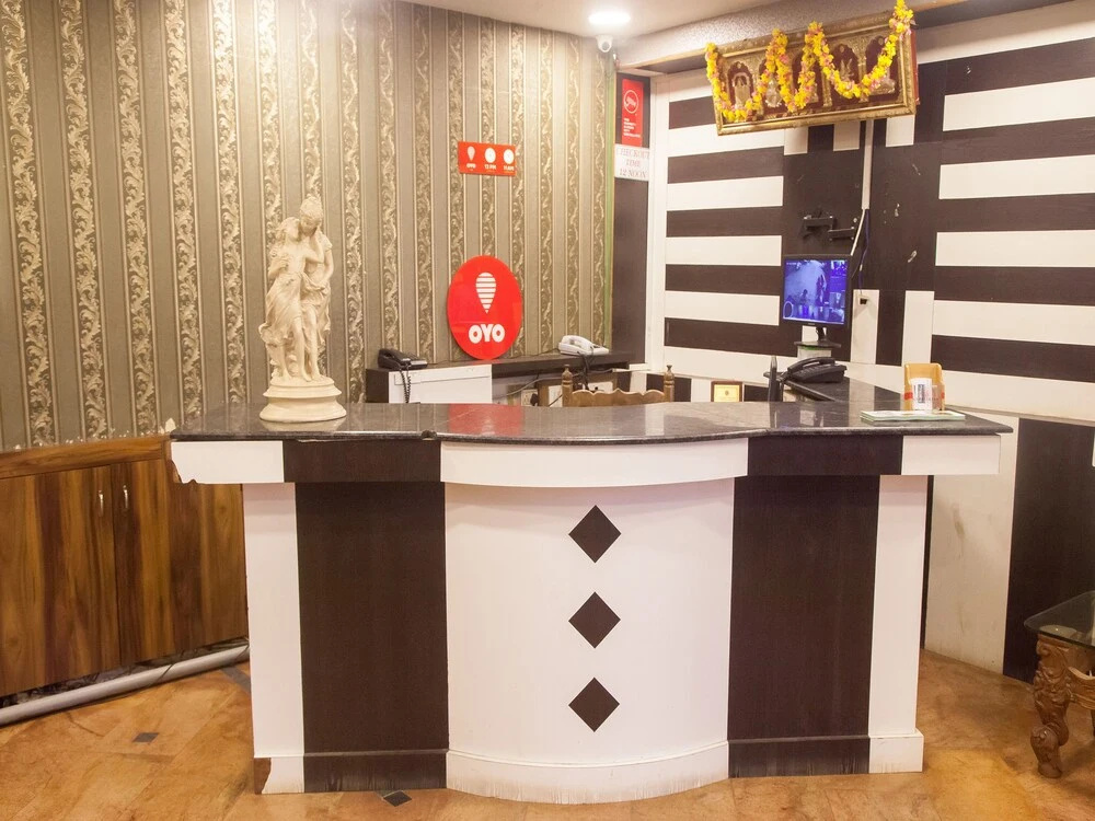 Hotel Nilgiris Inn