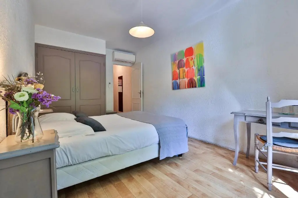 Standard Double room with garden view (full double bed)