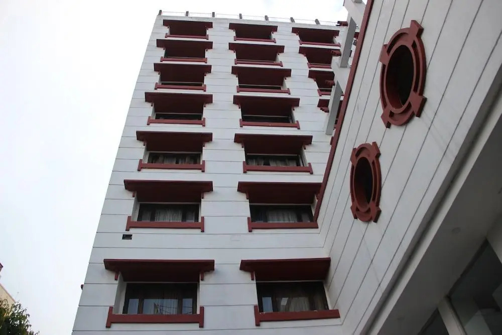 OYO 8450 Hotel Grand Starline