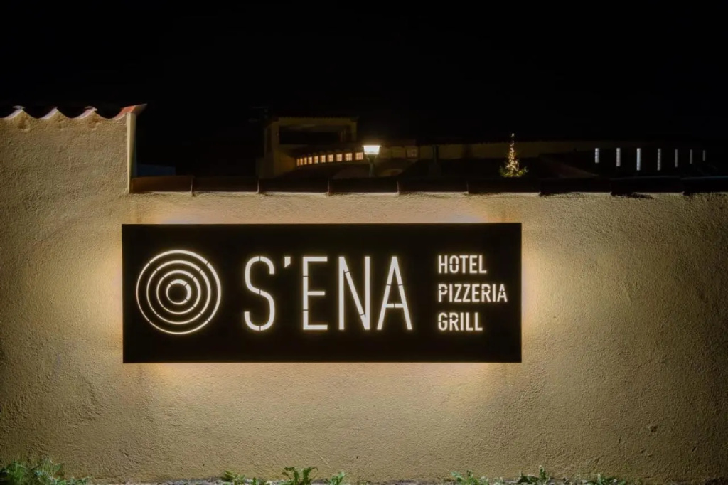 S'ena Hotel
