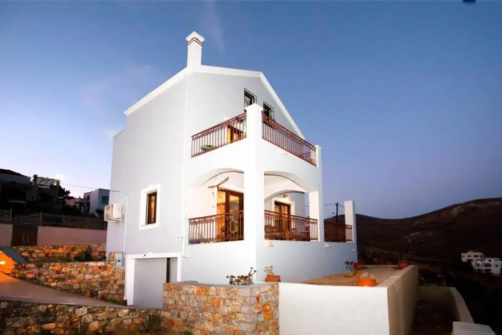 Nikis Seaside House