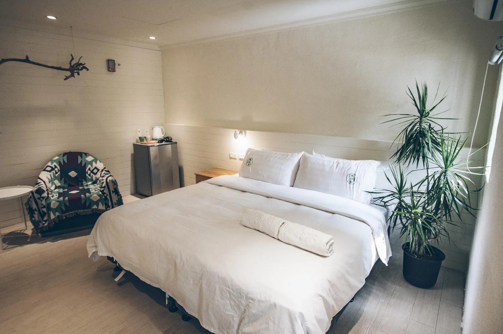Standard Double room with garden view (full double bed)