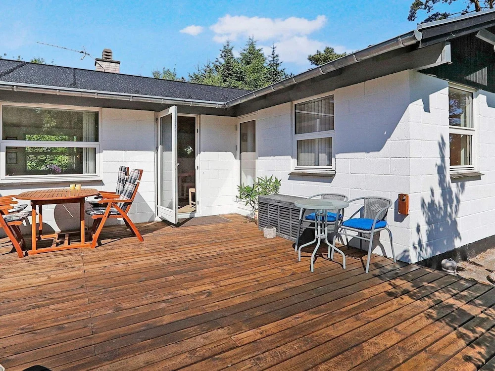 Serene Holiday Home in Hals near Sea
