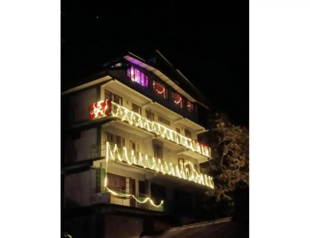 1 BR Boutique stay in The Ridge, Shimla, by GuestHouser (05B7)