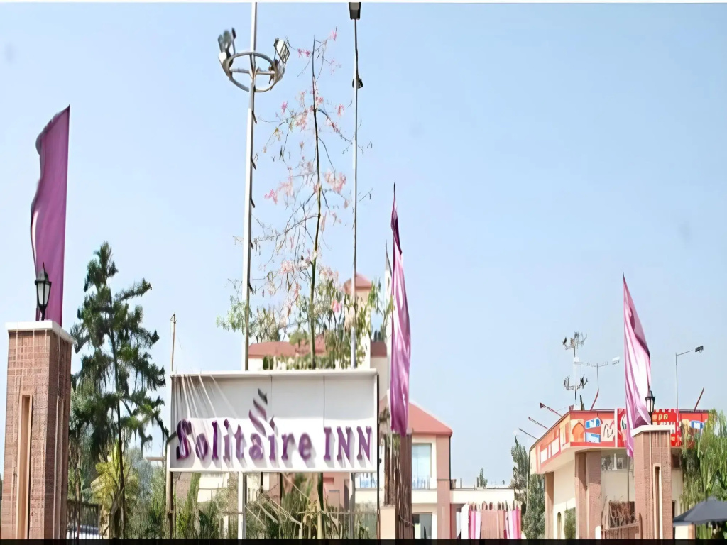 Hotel Solitaire Inn