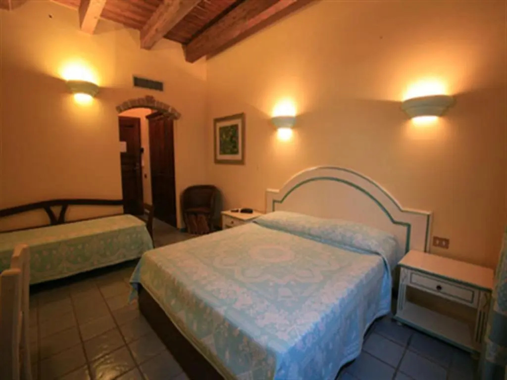 Economy Triple room