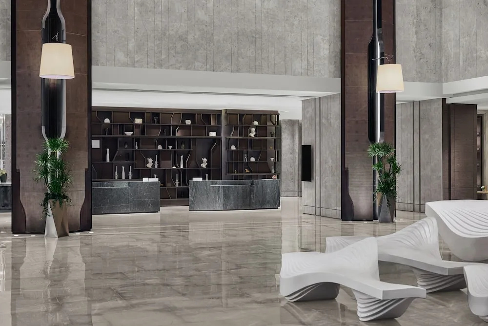 Lobby & Reception