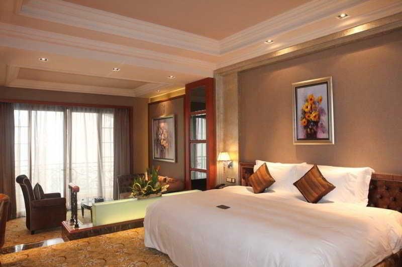 Chateau Star River Haiyi Peninsula in Kunming