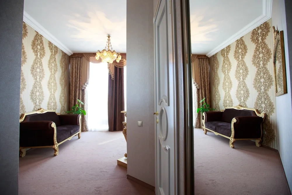 1 Bedroom Suite