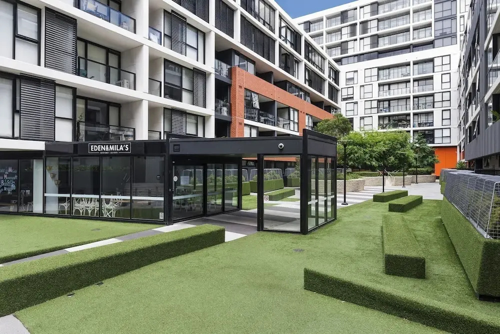 Modern 2BR Apt by the Yarra River