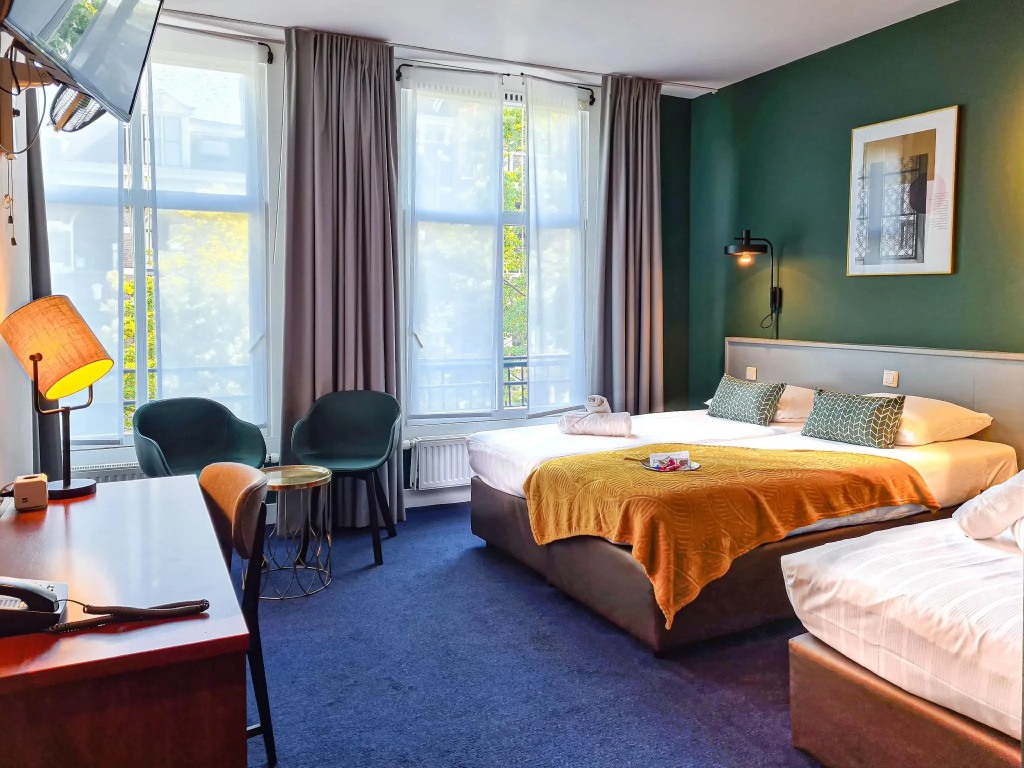 Triple room
