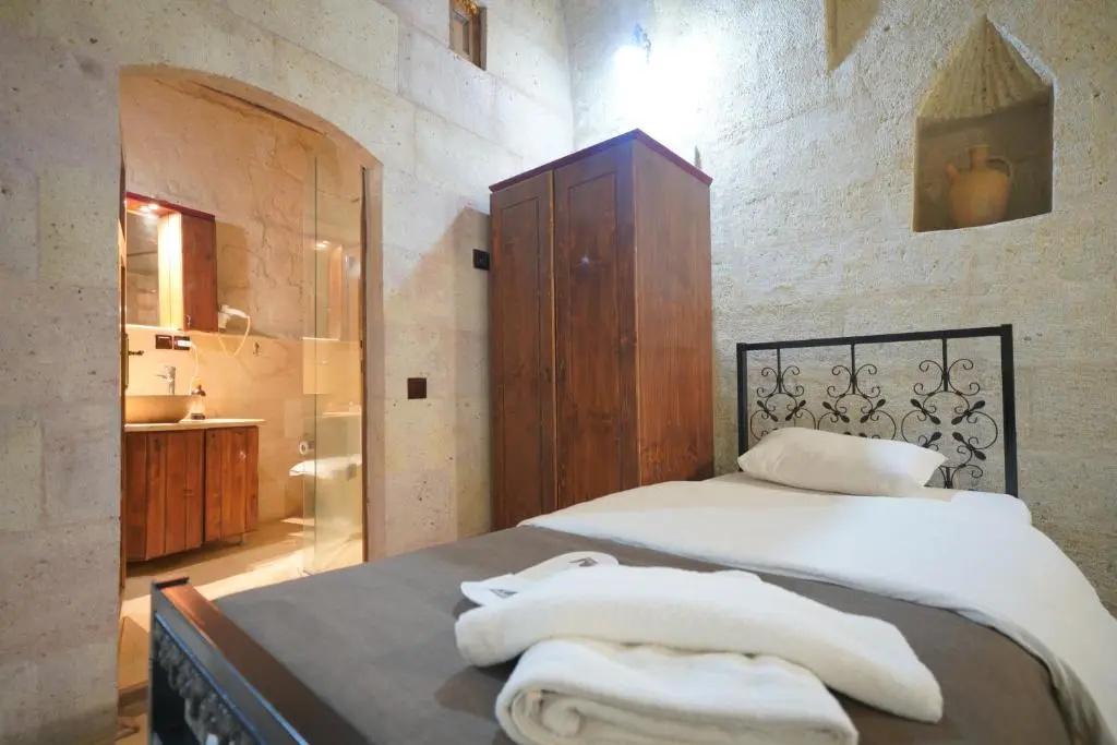 Cave Triple room