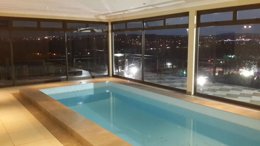 Eagle Nest Luxury Accommodation - 5