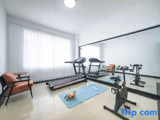 Meiju Apartment (Hezhou Avenue Ailianhu Park)