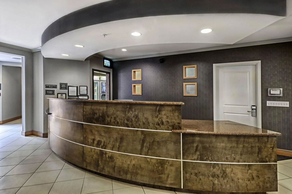 Lobby & Reception