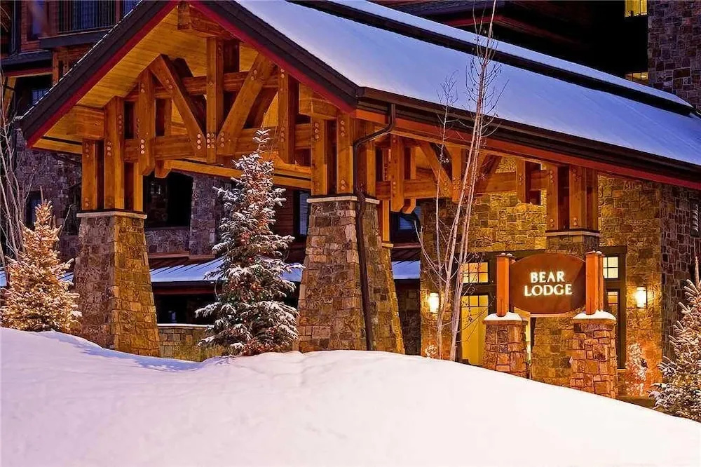 6110 Bear Lodge, Trappeur's Crossing Apartment 3