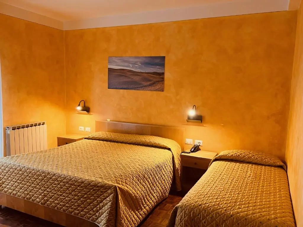 Standard Triple room