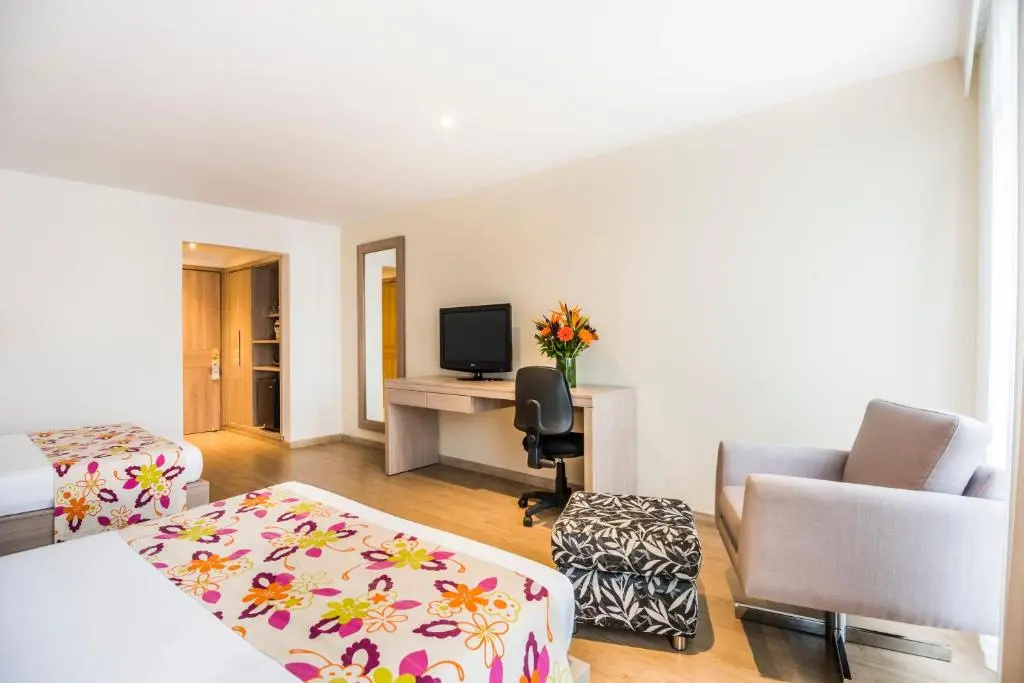 Hotel Rosales Plaza - Chambres