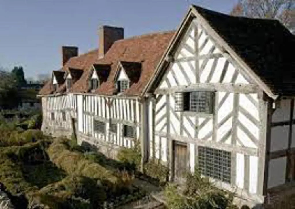 18th Century Cosy Cottage in Snitterfield