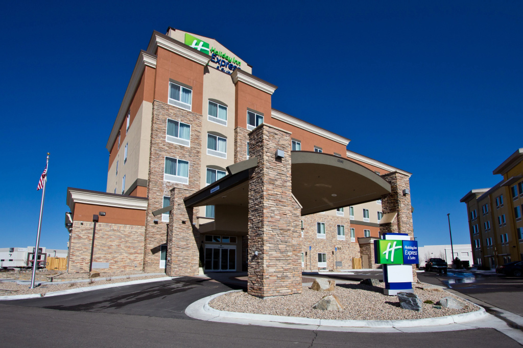 Holiday Inn Express Hotel & Suites Denver East-Peoria Street by IHG