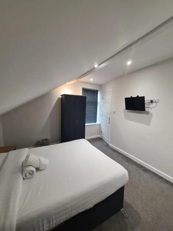 SELF CHECK IN APARTMENT in BARNSLEY CENTRAL