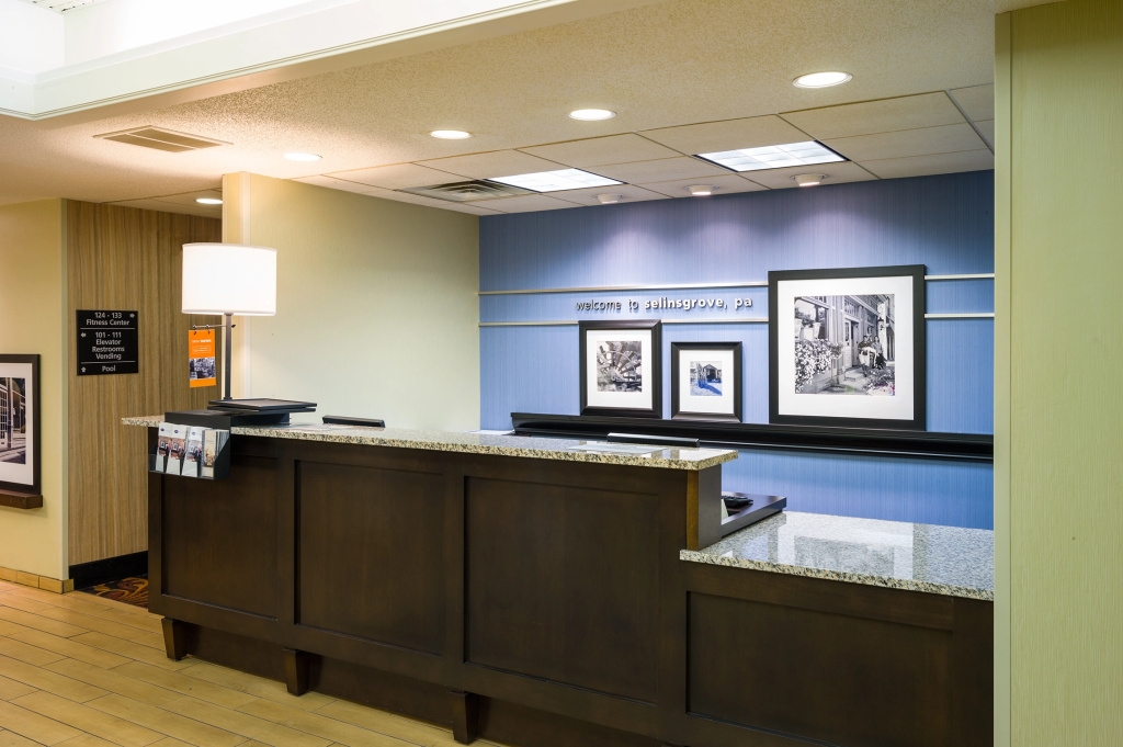 Lobby & Reception