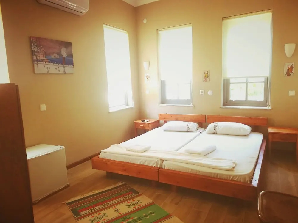 Economy room