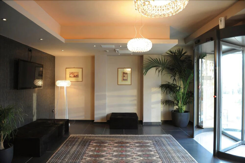 Myres Hotel Residence - фото 17