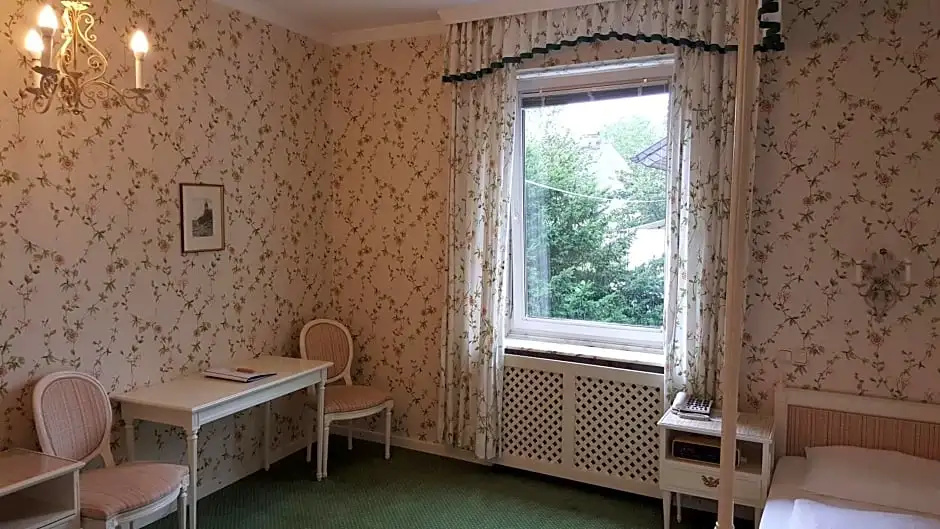 Hotel Hohenstauffen - Chambres