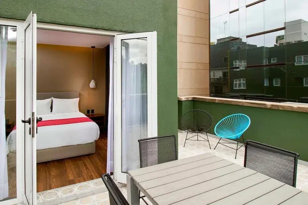 Double Suite (full double bed)