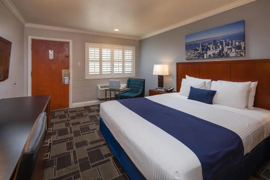 Double room (full double bed)