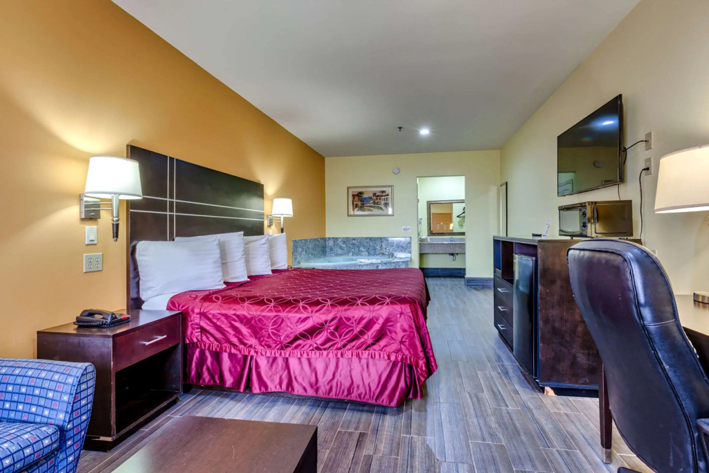 Double Suite (full double bed)